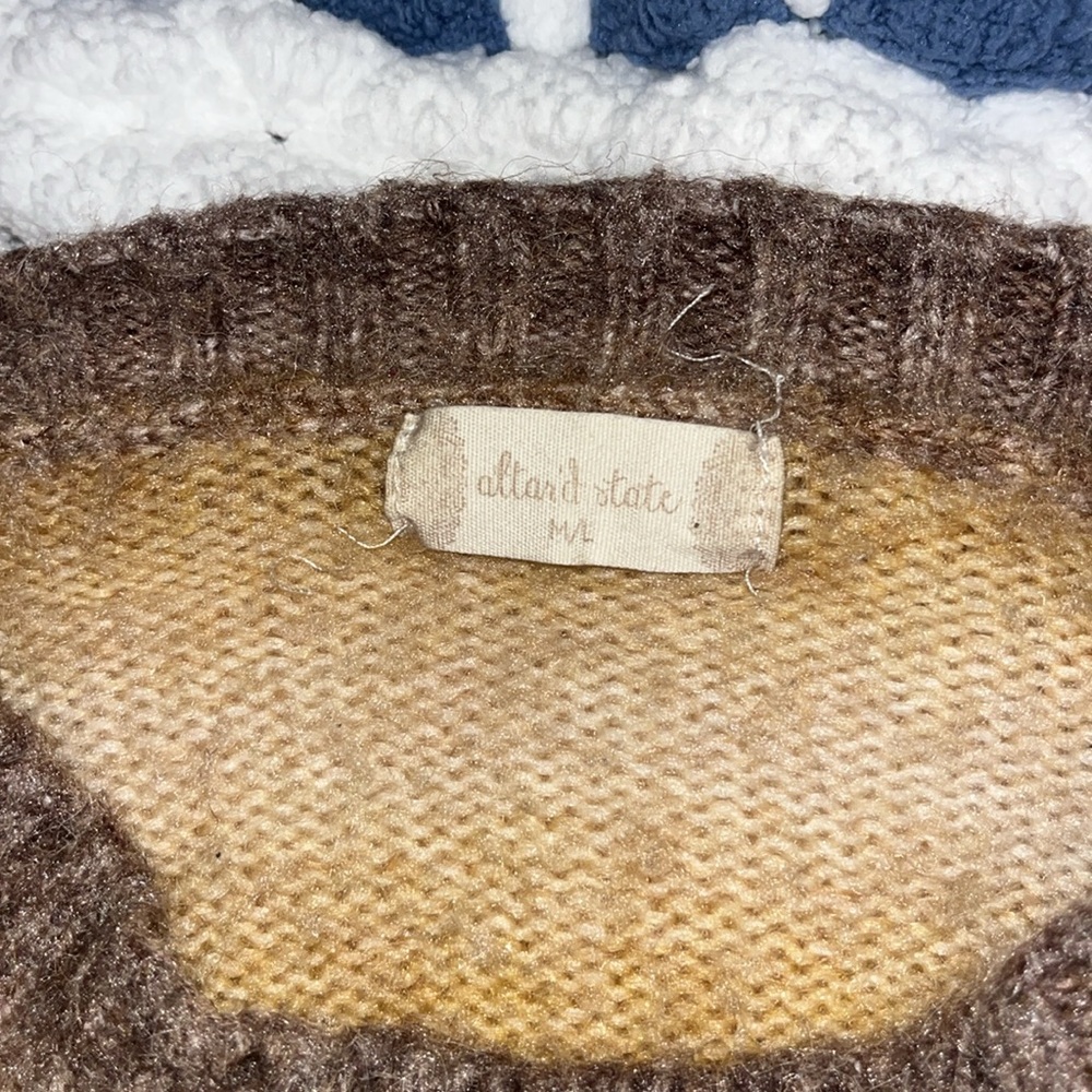 Altar’s State Sweater - Picture 3 of 3